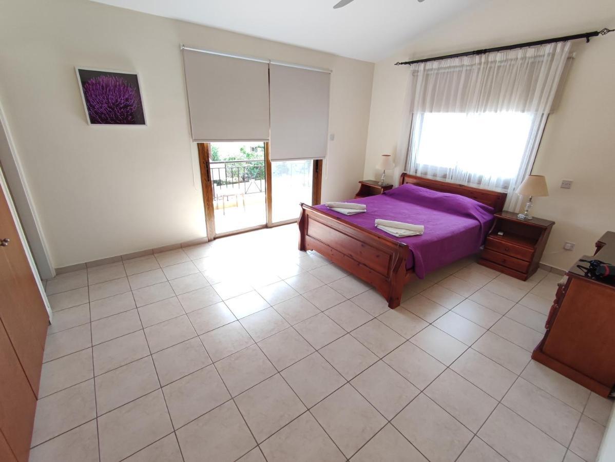 Villa Rina Paphos Bagian luar foto